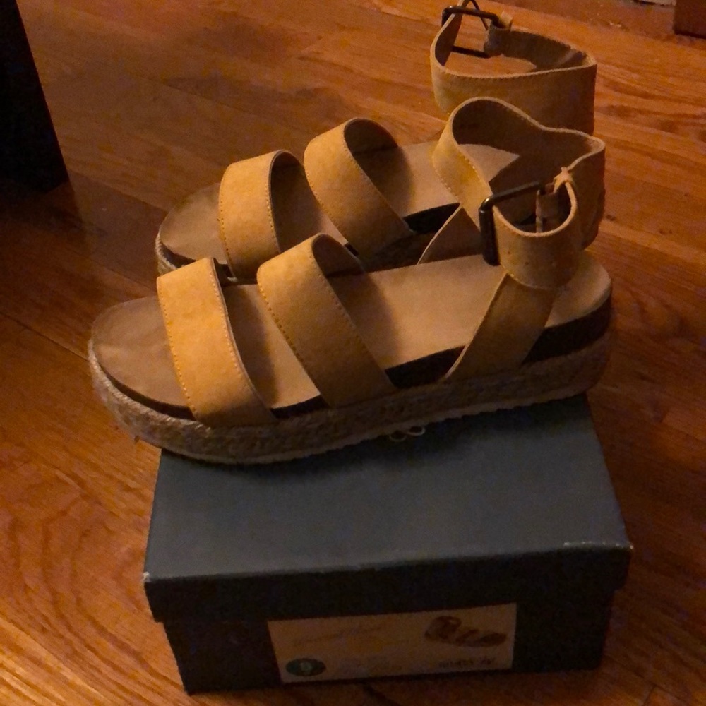 Target Universal Thread Sandals